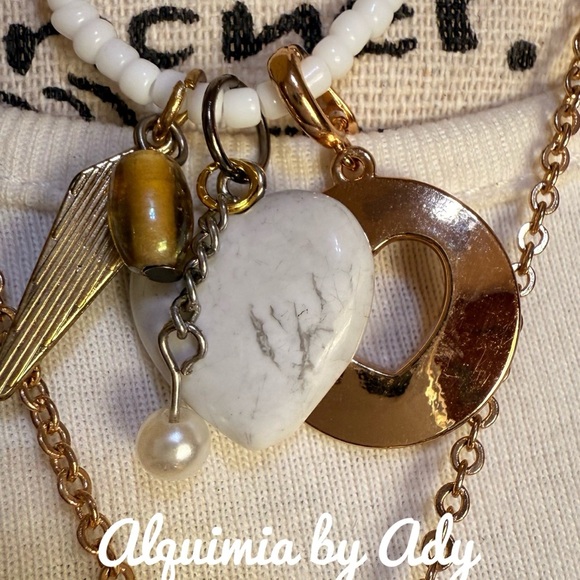 Alquimia White and Gold Heart Necklace - Picture 6 of 9